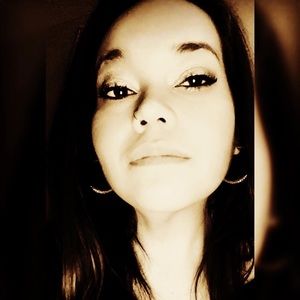 Meet your Posher, Candice